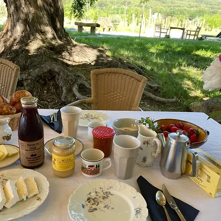Le Domaine Jean Bed & Breakfast